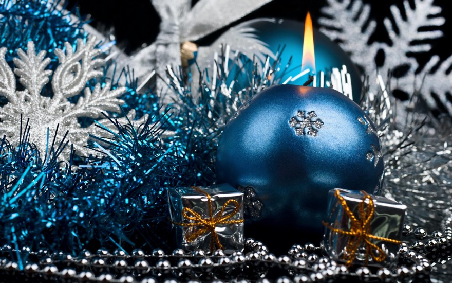 Christmas-candle-decoration-1